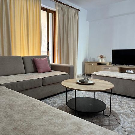 Alex Apartments Sarandë Esterno foto