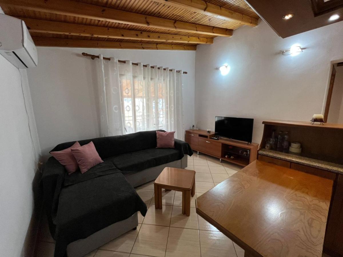 Alex Apartments Sarandë Esterno foto