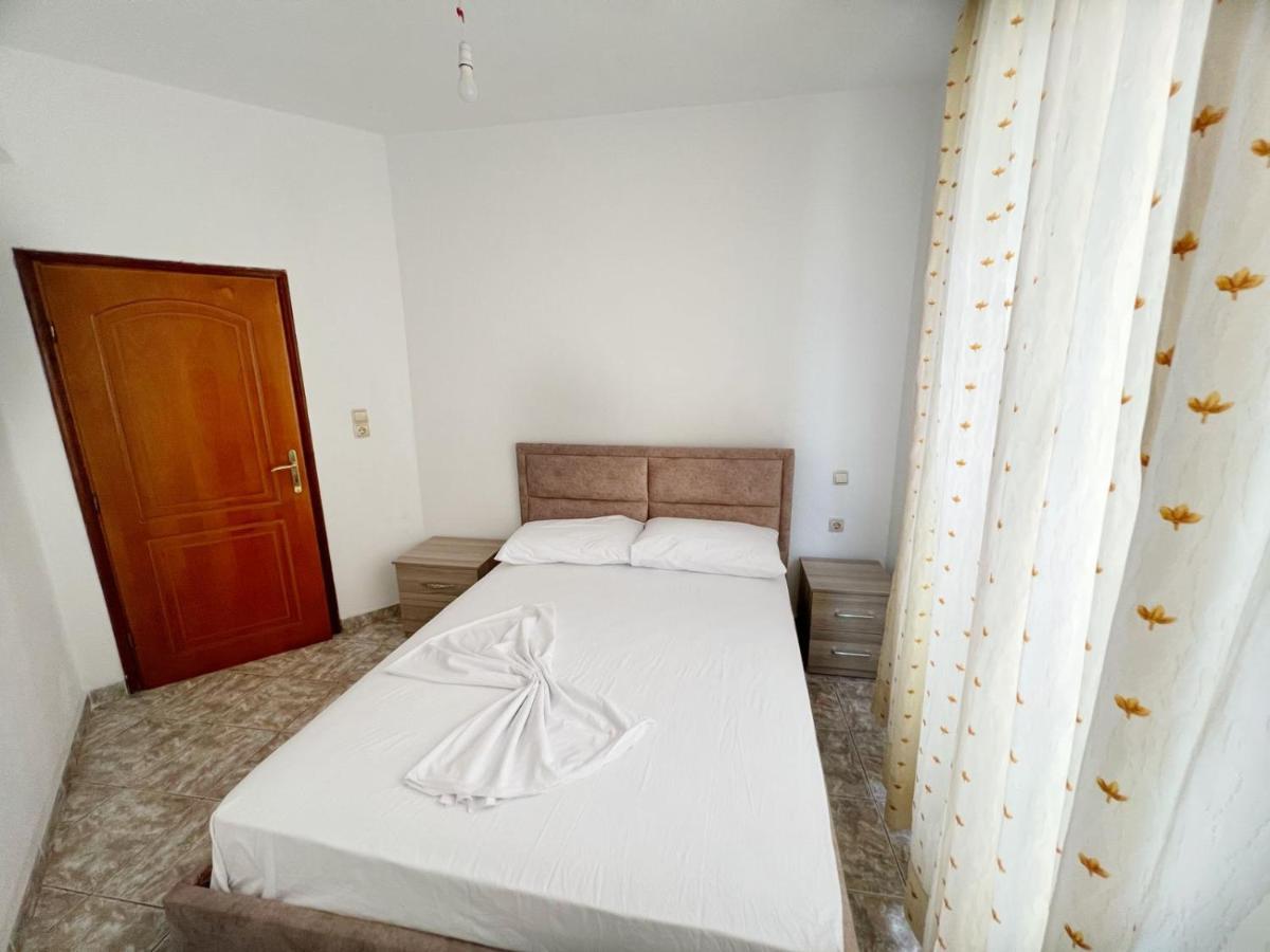 Alex Apartments Sarandë Esterno foto
