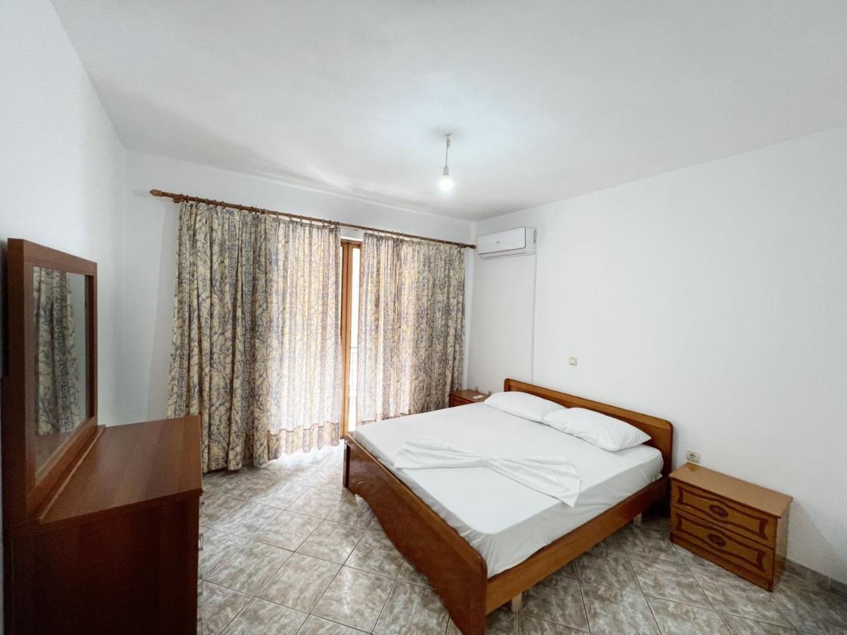 Alex Apartments Sarandë Esterno foto