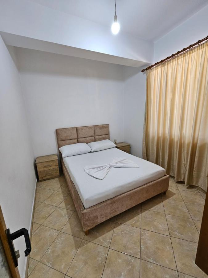 Alex Apartments Sarandë Esterno foto