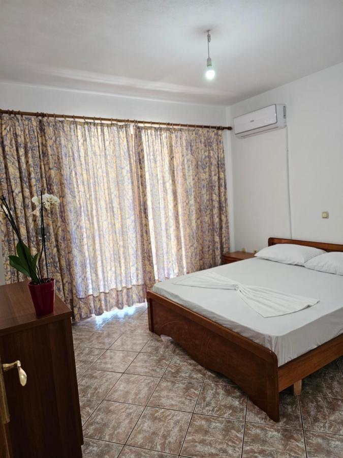 Alex Apartments Sarandë Esterno foto