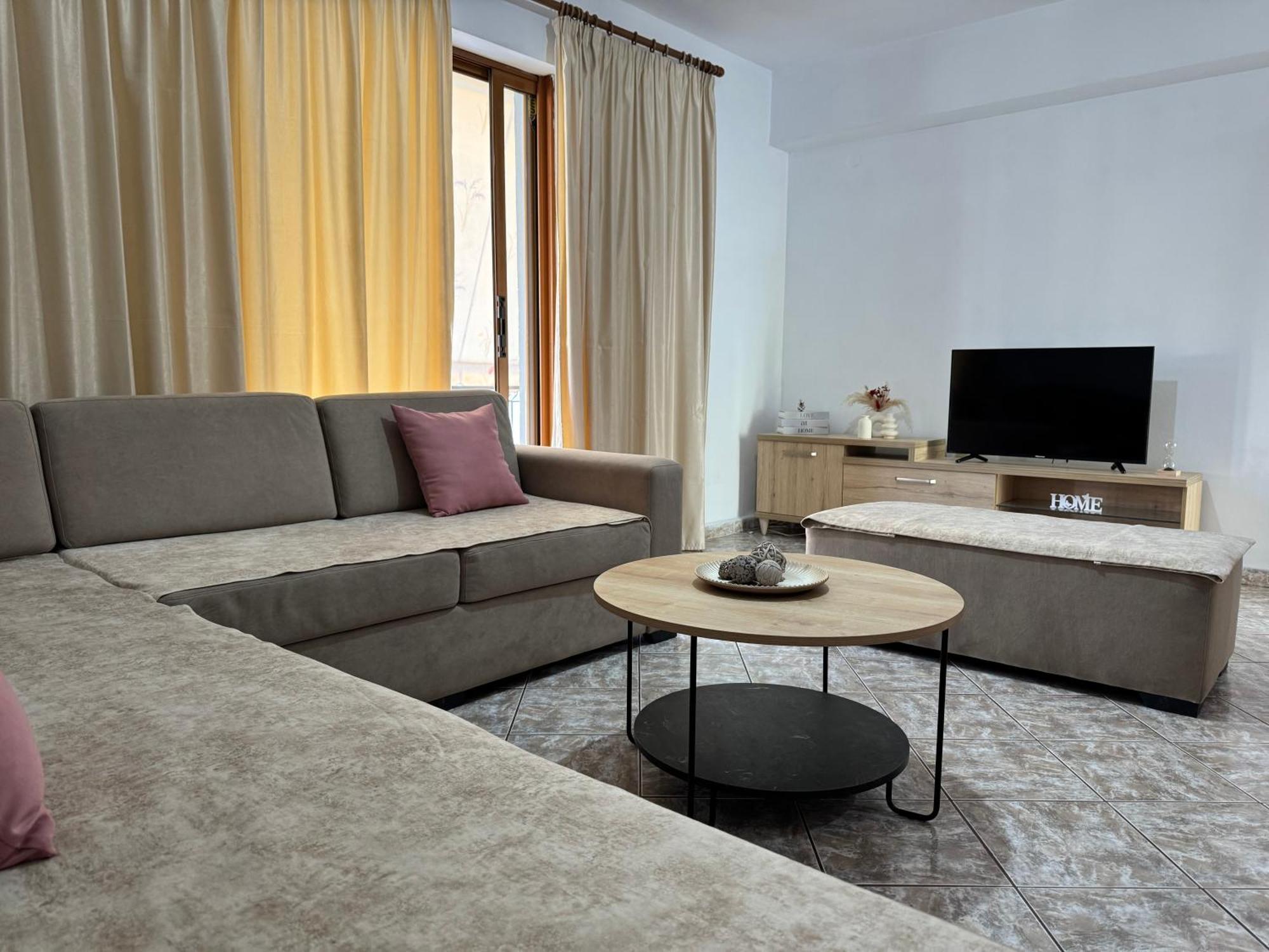 Alex Apartments Sarandë Esterno foto